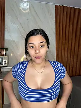 Snapshot of floriamANDjazmin chatting on 07-14-26, 03:00 floriamANDjazmin online show from 07-14-26, 03:00