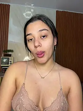 Snapshot of floriamANDjazmin chatting on 07-18-26, 03:00 floriamANDjazmin online show from 07-18-26, 03:00