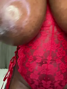 Snapshot of BeautyAuroa chatting on 07-29-26, 06:17 BeautyAuroa online show from 07-29-26, 06:17