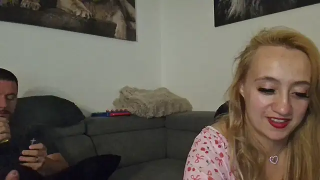 Snapshot of LoveXAddict chatting on 09-28-25, 08:36 LoveXAddict online show from 09-28-25, 08:36