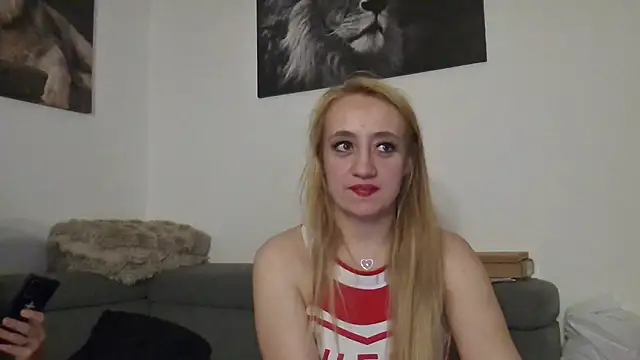 Snapshot of LoveXAddict chatting on 03-15-26, 09:43 LoveXAddict online show from 03-15-26, 09:43