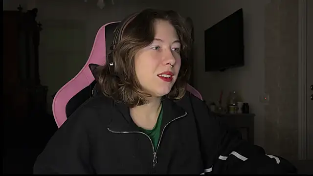 misswishh  online show from 02-11-25, 12:06