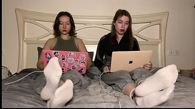 misswishh  online show from 02-11-25, 05:18