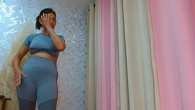 Snapshot of talianaprada chatting on 12-20-24, 10:49 talianaprada online show from 12-20-24, 10:49