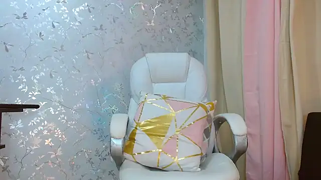 Snapshot of talianaprada chatting on 12-27-24, 01:53 talianaprada online show from 12-27-24, 01:53