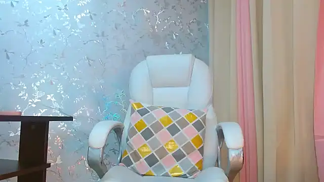 Snapshot of talianaprada chatting on 01-03-25, 02:10 talianaprada online show from 01-03-25, 02:10