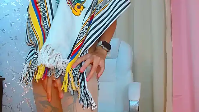 Snapshot of talianaprada chatting on 01-05-25, 01:56 talianaprada online show from 01-05-25, 01:56