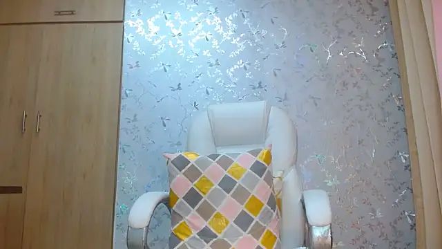 Snapshot of talianaprada chatting on 01-10-25, 01:32 talianaprada online show from 01-10-25, 01:32