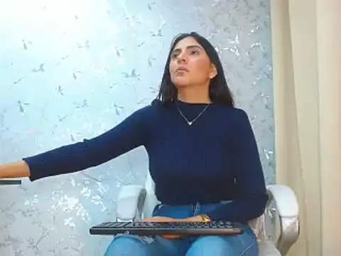 Snapshot of talianaprada chatting on 01-10-25, 10:50 talianaprada online show from 01-10-25, 10:50