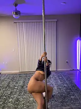 Snapshot of afavoredangel chatting on 02-12-26, 04:29 afavoredangel online show from 02-12-26, 04:29