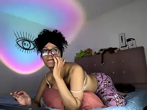 Snapshot of Ale_xandra chatting on 11-21-25, 02:27 Ale xandra online show from 11-21-25, 02:27