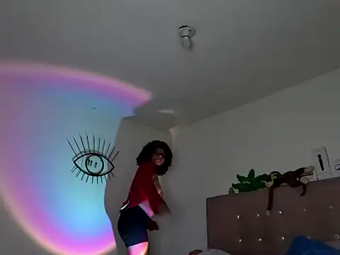 Snapshot of Ale_xandra chatting on 12-19-25, 02:29 Ale xandra online show from 12-19-25, 02:29