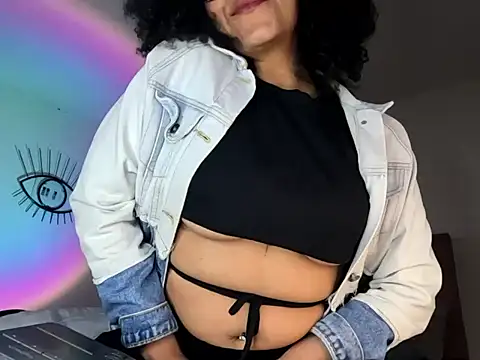 Snapshot of Ale_xandra chatting on 03-08-26, 01:25 Ale xandra online show from 03-08-26, 01:25