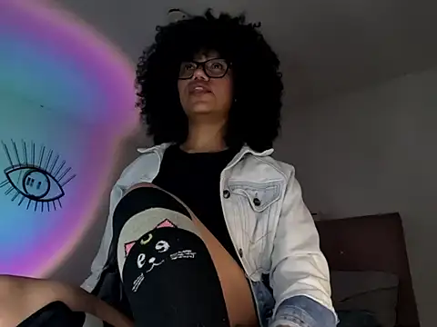 Snapshot of Ale_xandra chatting on 03-08-26, 02:04 Ale xandra online show from 03-08-26, 02:04