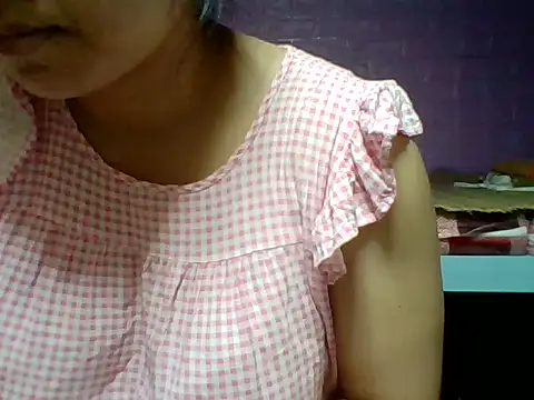 Snapshot of Mimi18x chatting on 10-02-25, 12:17 Mimi18x online show from 10-02-25, 12:17