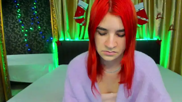 Snapshot of _Polly_Love_ chatting on 12-25-24, 07:14 Polly Love online show from 12-25-24, 07:14