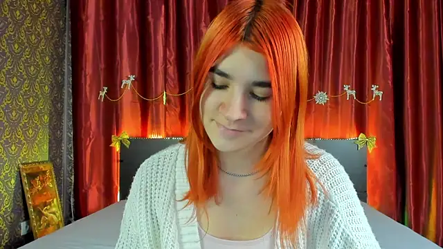 Snapshot of _Polly_Love_ chatting on 01-07-25, 10:11 Polly Love online show from 01-07-25, 10:11