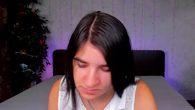 Snapshot of _Polly_Love_ chatting on 09-16-25, 06:14 Polly Love online show from 09-16-25, 06:14