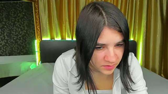 Snapshot of _Polly_Love_ chatting on 10-06-25, 06:11 Polly Love online show from 10-06-25, 06:11