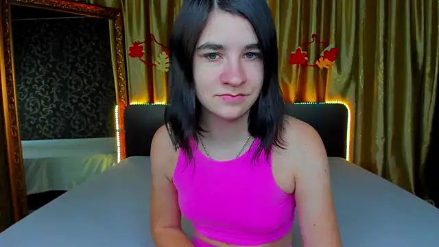 Snapshot of _Polly_Love_ chatting on 11-17-25, 07:03 Polly Love online show from 11-17-25, 07:03