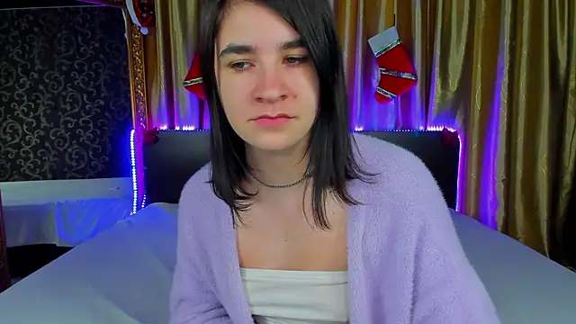 Snapshot of _Polly_Love_ chatting on 12-18-25, 07:14 Polly Love online show from 12-18-25, 07:14