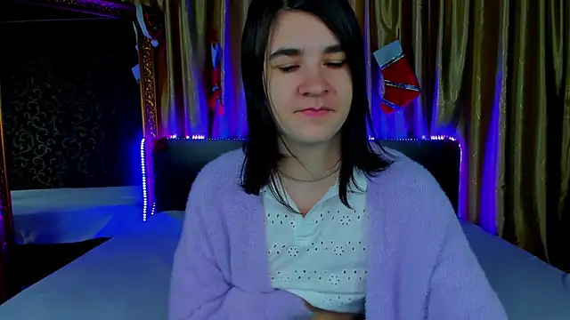 Snapshot of _Polly_Love_ chatting on 12-22-25, 07:05 Polly Love online show from 12-22-25, 07:05