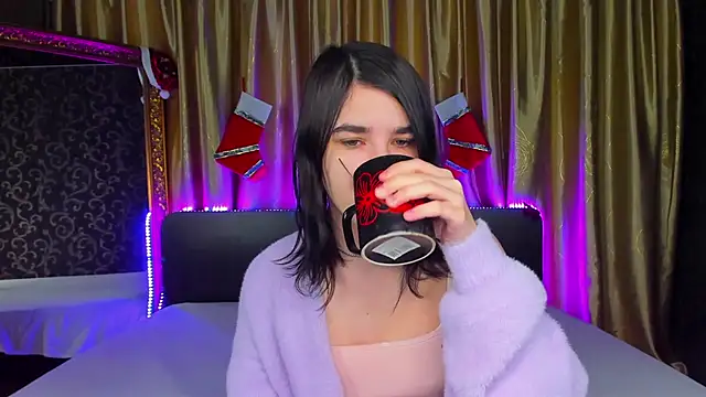 Snapshot of _Polly_Love_ chatting on 01-07-26, 07:22 Polly Love online show from 01-07-26, 07:22