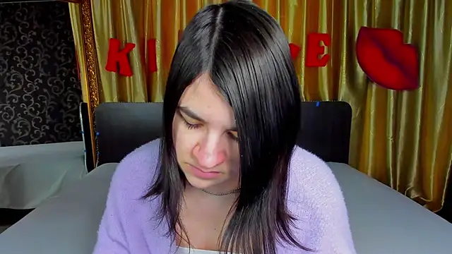 Snapshot of _Polly_Love_ chatting on 02-10-26, 07:01 Polly Love online show from 02-10-26, 07:01