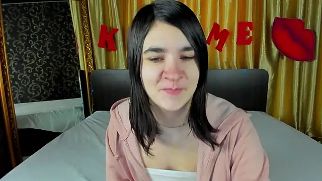 Snapshot of _Polly_Love_ chatting on 02-22-26, 07:19 Polly Love online show from 02-22-26, 07:19