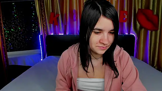 Snapshot of _Polly_Love_ chatting on 02-23-26, 07:17 Polly Love online show from 02-23-26, 07:17