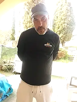 Snapshot of affascino chatting on 03-10-26, 11:37 affascino online show from 03-10-26, 11:37