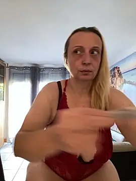 Snapshot of Melinastarr chatting on 09-22-25, 09:44 Melinastarr online show from 09-22-25, 09:44