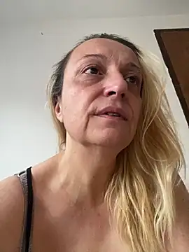 Snapshot of Melinastarr chatting on 10-14-25, 07:09 Melinastarr online show from 10-14-25, 07:09