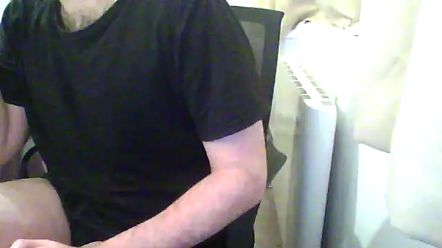 Snapshot of AshWinter chatting on 12-14-24, 03:25 AshWinter online show from 12-14-24, 03:25