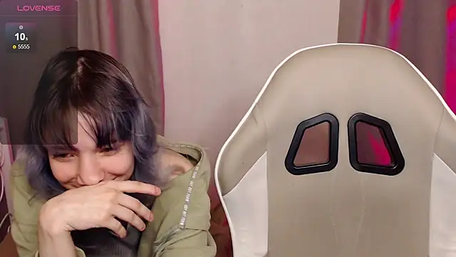 Snapshot of Robin_yourss chatting on 04-06-26, 09:43 Robin yourss online show from 04-06-26, 09:43