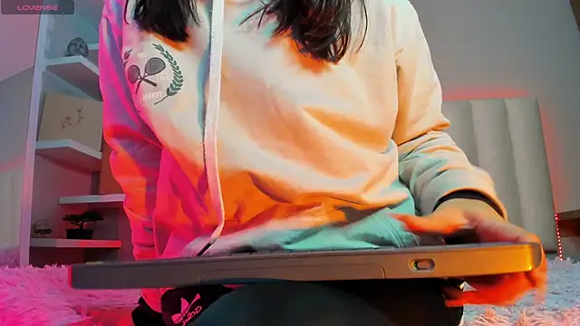 Snapshot of Megan_mooree_ chatting on 02-20-25, 12:04 Megan mooree online show from 02-20-25, 12:04