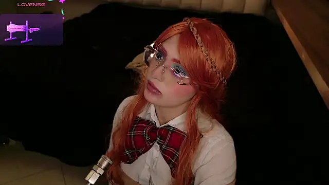 Snapshot of Megan_mooree_ chatting on 10-24-25, 01:29 Megan mooree online show from 10-24-25, 01:29