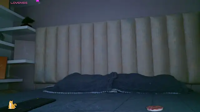 Snapshot of Megan_mooree_ chatting on 11-05-25, 12:16 Megan mooree online show from 11-05-25, 12:16