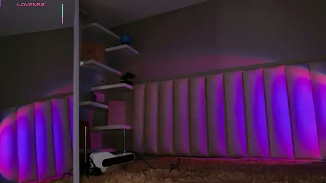 Snapshot of Megan_mooree_ chatting on 12-05-25, 12:36 Megan mooree online show from 12-05-25, 12:36