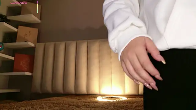 Snapshot of Megan_mooree_ chatting on 02-14-26, 12:24 Megan mooree online show from 02-14-26, 12:24