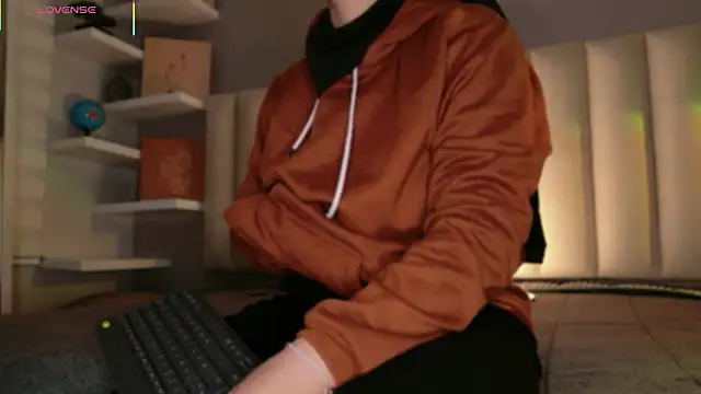 Snapshot of Megan_mooree_ chatting on 02-19-26, 12:45 Megan mooree online show from 02-19-26, 12:45