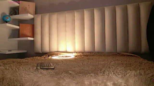 Snapshot of Megan_mooree_ chatting on 02-25-26, 12:37 Megan mooree online show from 02-25-26, 12:37