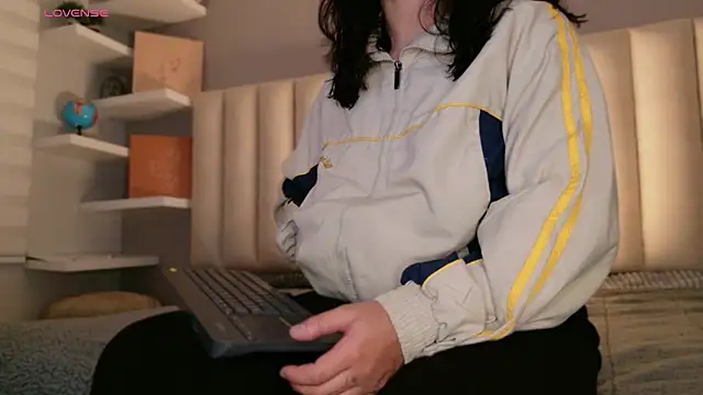 Megan mooree  online show from 04-28-26, 12:32