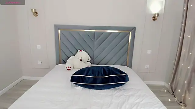 Snapshot of oxxx_me chatting on 01-23-25, 01:51 oxxx me online show from 01-23-25, 01:51