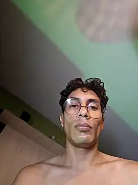 Snapshot of divinityros chatting on 10-22-25, 12:33 divinityros online show from 10-22-25, 12:33