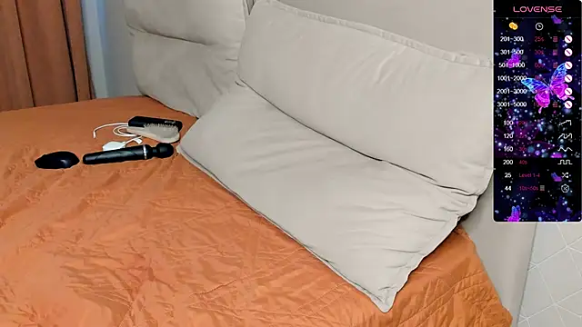 Holly Molii online show from 02-18-26, 07:15