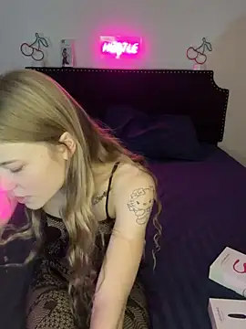 Snapshot of foxy_ana13 chatting on 01-08-25, 01:53 foxy ana13 online show from 01-08-25, 01:53