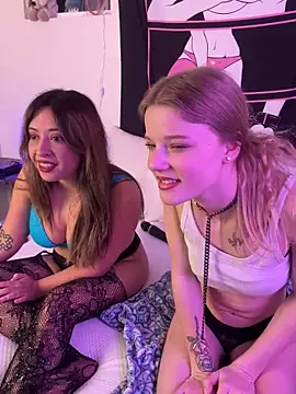 Snapshot of foxy_ana13 chatting on 03-15-25, 03:51 foxy ana13 online show from 03-15-25, 03:51