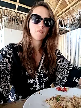 Snapshot of Alexvit2616 chatting on 02-08-25, 06:33 Alexvit2616 online show from 02-08-25, 06:33