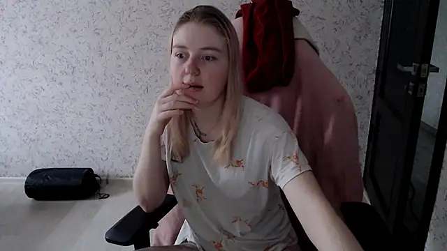 Snapshot of EvaAndLilith chatting on 02-11-25, 05:58 EvaAndLilith online show from 02-11-25, 05:58